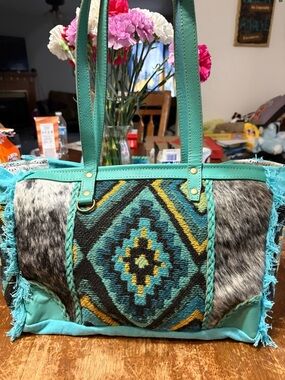 Turquoise Aztec-Pattern Tote Bag - Stylish Women’s Shoulder Bag